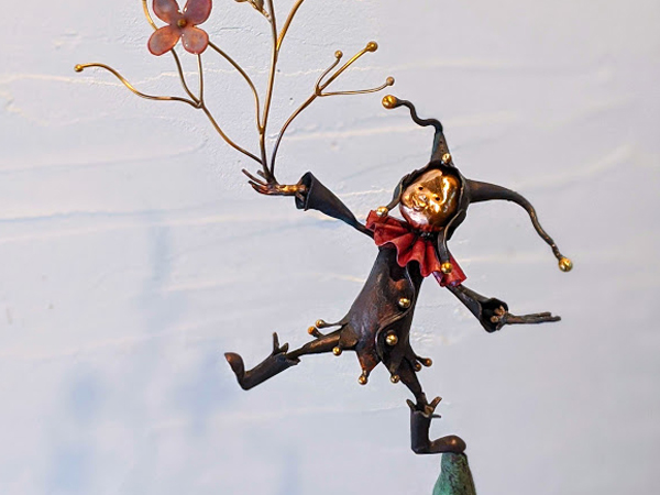 札幌の「金属工房nico craft」の作品、銅人形「月の魔法」