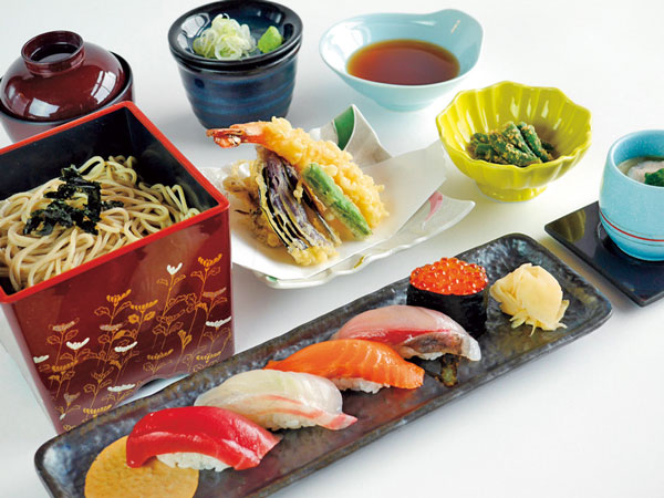 一番人気の「そば御膳」（2200円）。北海道の旬を一度に堪能できる。ボリュームも◎。